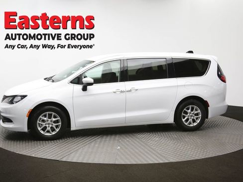 Used 2023 Chrysler Voyager LX FWD image 58