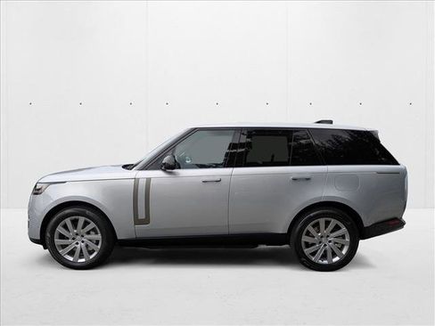 New 2025 Land Rover Range Rover SE image 5