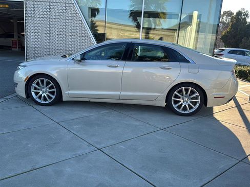 Used 2015 Lincoln MKZ Hybrid w/ Equipment Group 201A Select image 9