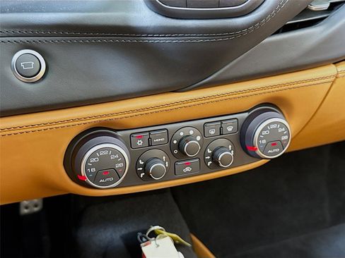 Used 2019 Ferrari 488 Spider RWD image 21