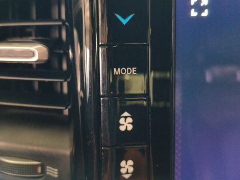 Used 2022 RAM 1500 Laramie image 22