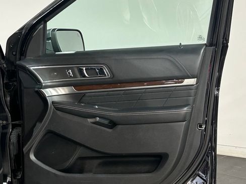 Used 2017 Ford Explorer Platinum AWD/4WD image 61
