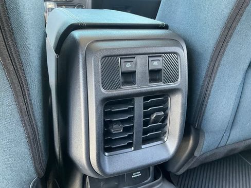 Used 2025 Ford Bronco Heritage Edition AWD/4WD image 31