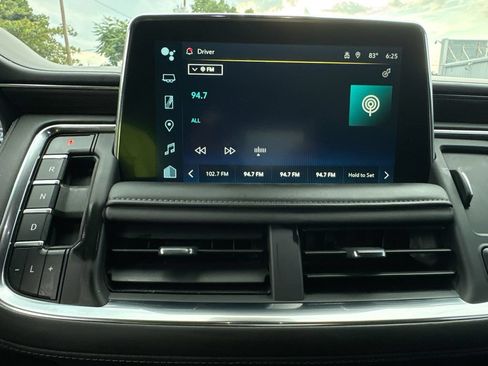 Used 2024 Chevrolet Suburban LT RWD image 26