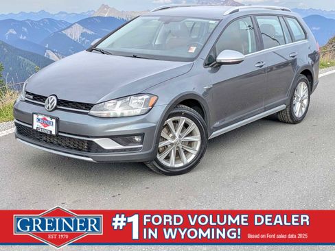 Used 2019 Volkswagen Golf Alltrack S image 1