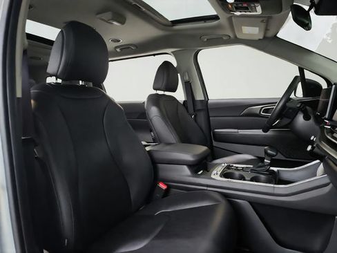 Certified 2026 Kia Carnival SX w/ SX Dark Edition Package FWD image 26