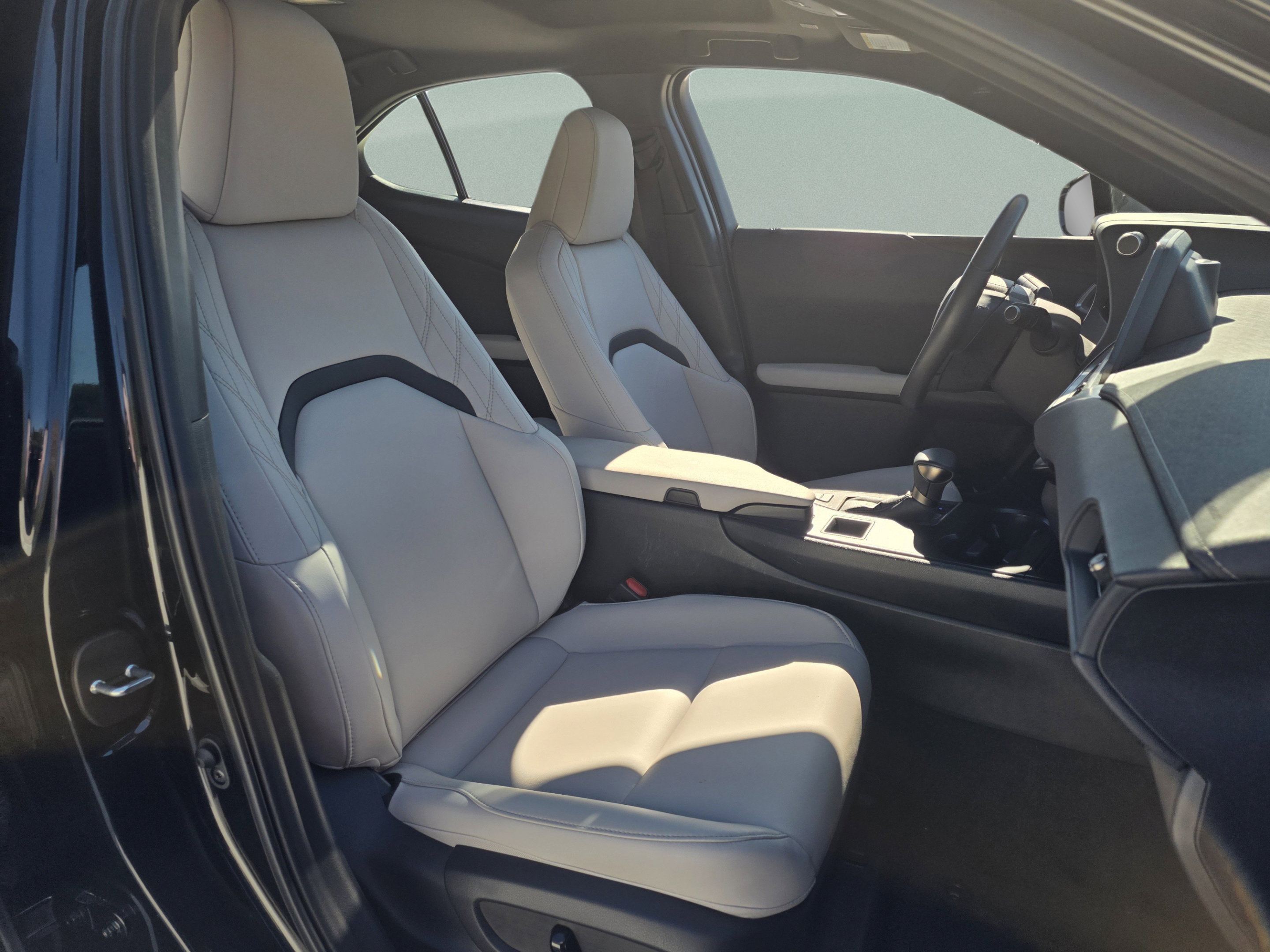 Used 2024 Lexus UX 250h FWD image 26
