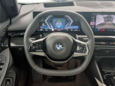 Used 2024 BMW 530i 530i w/ Premium Package image 23