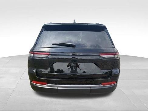 New 2026 Jeep Grand Cherokee Limited w/ Limited Altitude Package AWD/4WD image 16