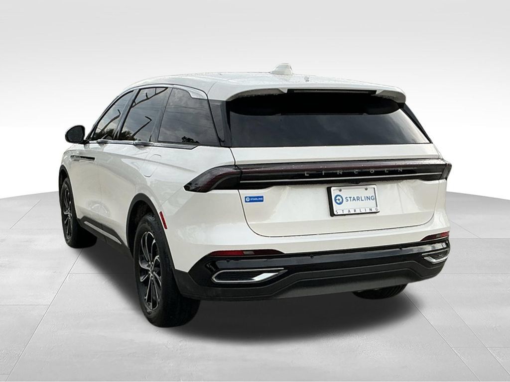 Used 2026 Lincoln Nautilus Premier AWD/4WD image 7