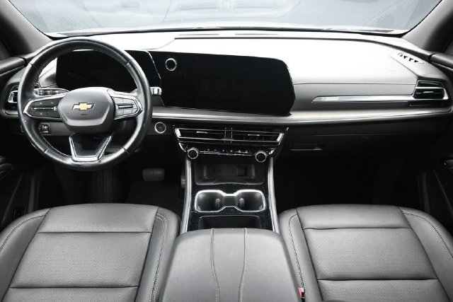 Used 2025 Chevrolet Traverse LT AWD/4WD image 19