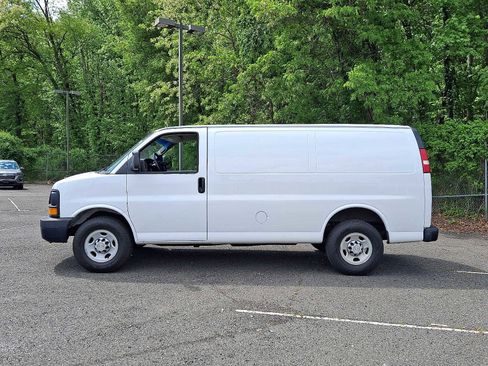 Used 2012 Chevrolet Express 2500 RWD image 4