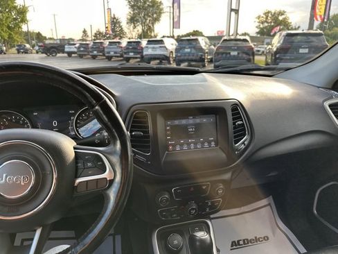 Used 2018 Jeep Compass Latitude w/ Popular Equipment Group image 39