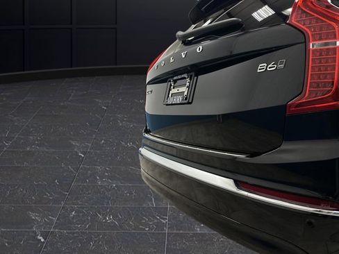 Used 2024 Volvo XC90 B6 Ultimate w/ Lounge Package image 36