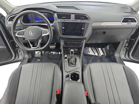 Used 2023 Volkswagen Tiguan SE FWD image 9