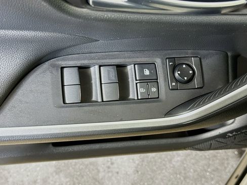Certified 2019 Toyota RAV4 XLE w/ Convenience Package AWD/4WD image 18