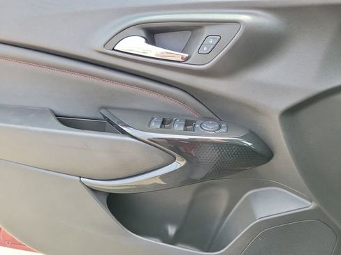 Used 2025 Chevrolet Trax RS w/ Driver Confidence Package FWD image 15