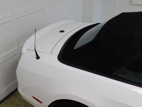 Used 2013 Ford Mustang GT Premium image 17