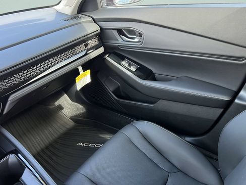 Used 2024 Honda Accord Touring image 12