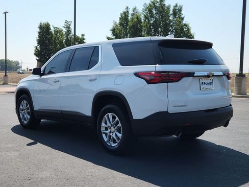 Used 2022 Chevrolet Traverse LS FWD image 4