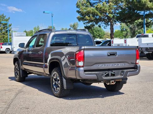 Used 2019 Toyota Tacoma TRD Off-Road w/ Technology Package AWD/4WD image 3