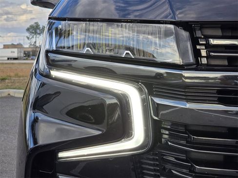 Certified 2022 Chevrolet Suburban RST w/ Luxury Package image 11