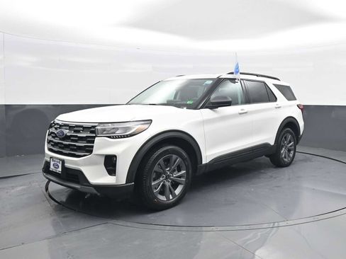 New 2026 Ford Explorer Active w/ Active Comfort Package AWD/4WD image 4