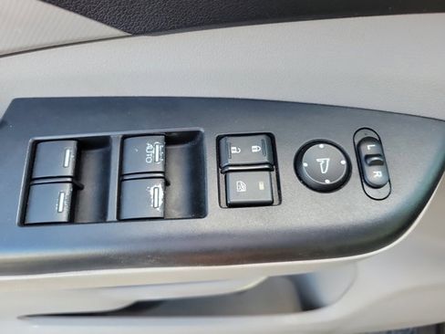 Used 2013 Honda CR-V LX image 21