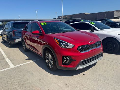 Used 2022 Kia Niro LXS FWD image 5