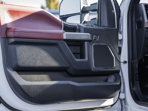 Certified 2022 Ford F450 Platinum w/ FX4 Off-Road Package image 47