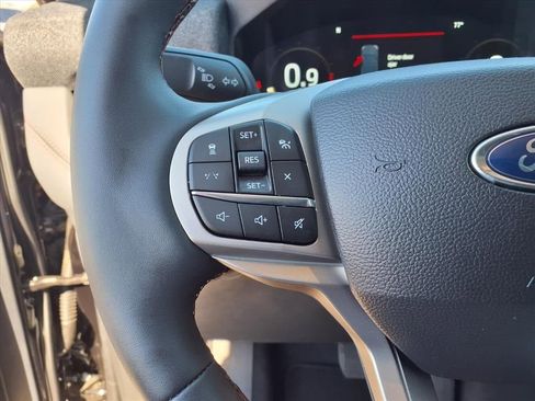 New 2025 Ford Explorer Active image 14