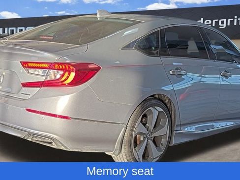 Used 2018 Honda Accord Touring image 3