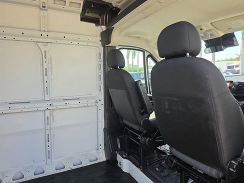Used 2023 RAM ProMaster 2500 FWD image 11