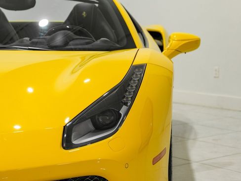 Used 2017 Ferrari 488 Spider image 41