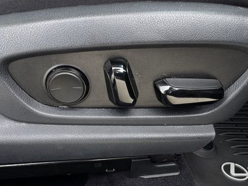 Used 2024 Lexus ES 300h w/ Premium Package image 28