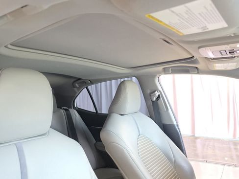 Used 2019 Toyota Camry SE w/ Audio Package FWD image 18