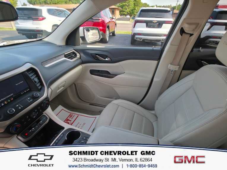 Used 2023 GMC Acadia Denali AWD/4WD image 17