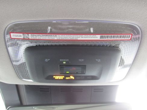 Certified 2026 Toyota Prius Plug-In Hybrid FWD image 27