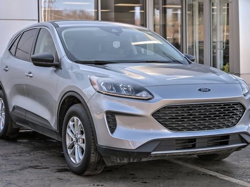 Used 2022 Ford Escape SE w/ Cold Weather Package image 10