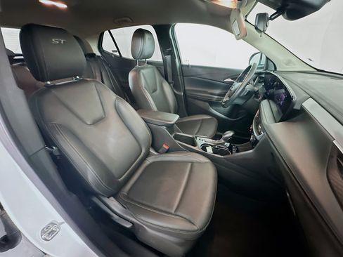 Used 2024 Buick Encore GX Sport Touring image 29