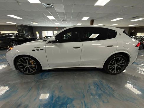 Used 2023 Maserati Grecale Trofeo AWD/4WD image 4