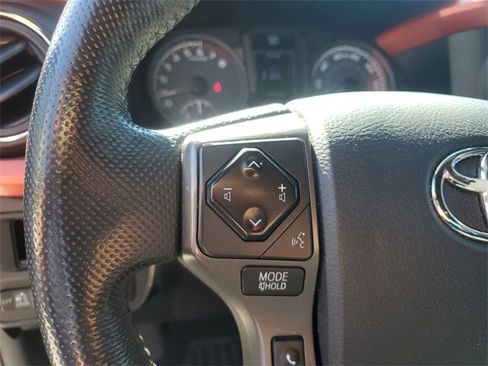 Used 2016 Toyota Tacoma TRD Sport image 20