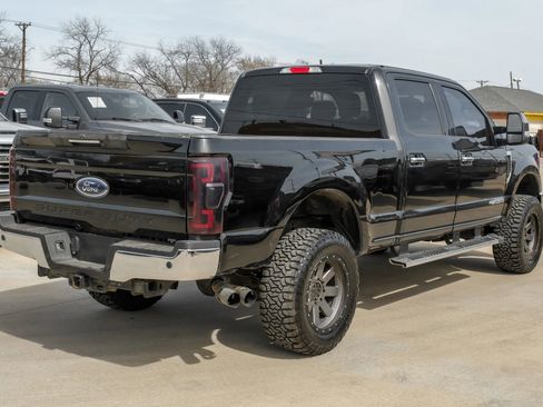 Used 2017 Ford F250 XLT w/ XLT Premium Package AWD/4WD image 9