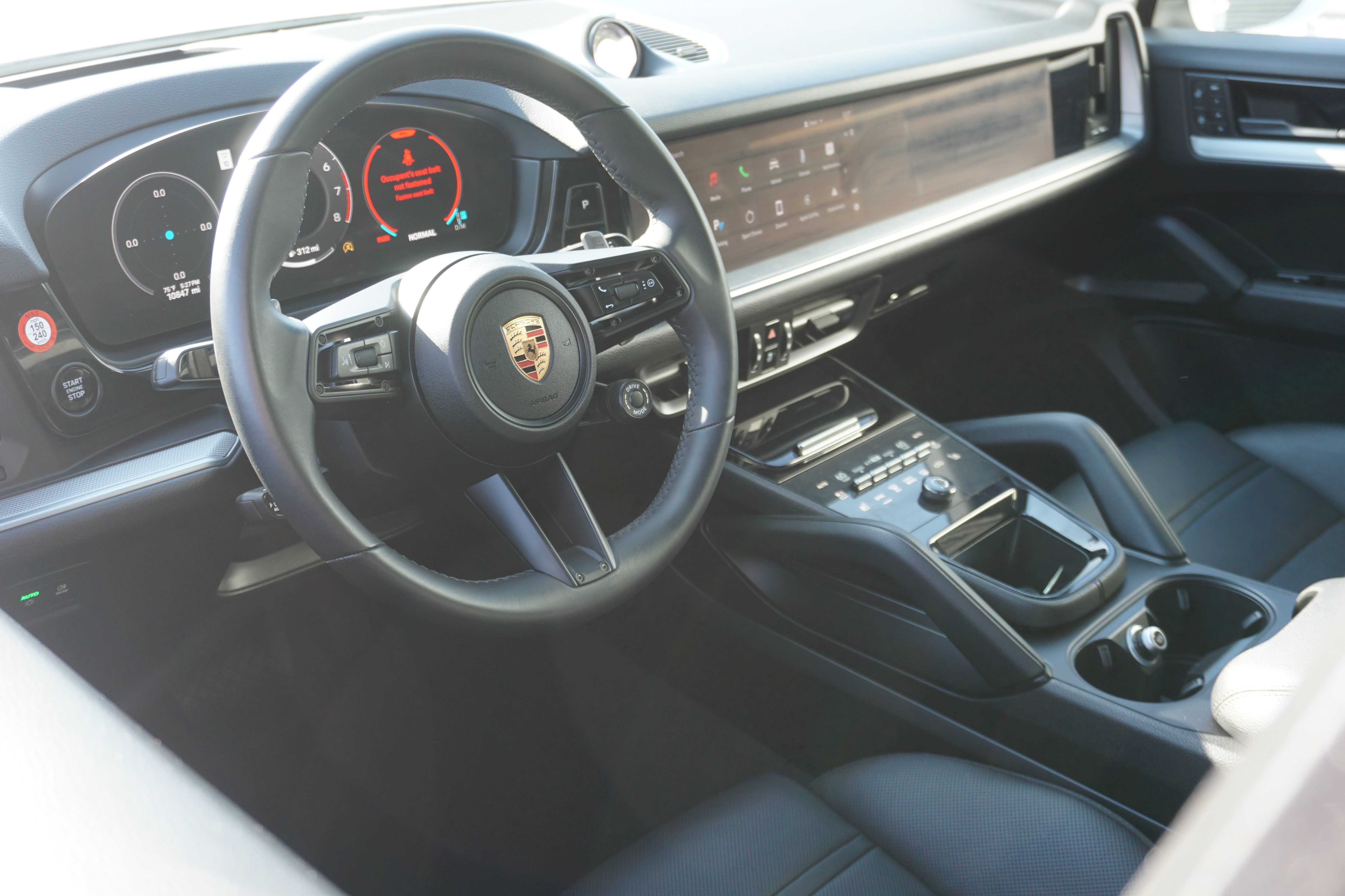Certified 2025 Porsche Cayenne Coupe AWD/4WD image 4