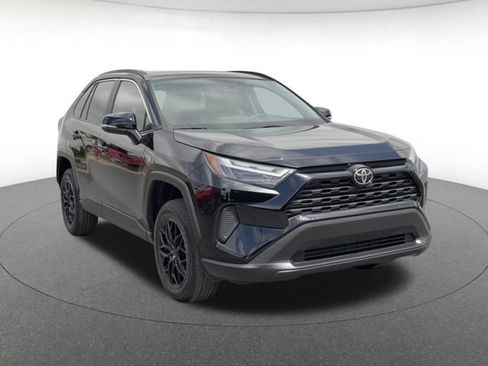 Used 2024 Toyota RAV4 XLE w/ Convenience Package FWD image 8