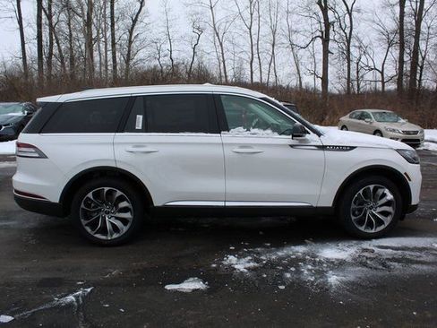 New 2026 Lincoln Aviator Reserve AWD/4WD image 2