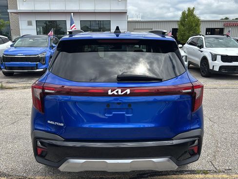 Used 2025 Kia Seltos S FWD image 13
