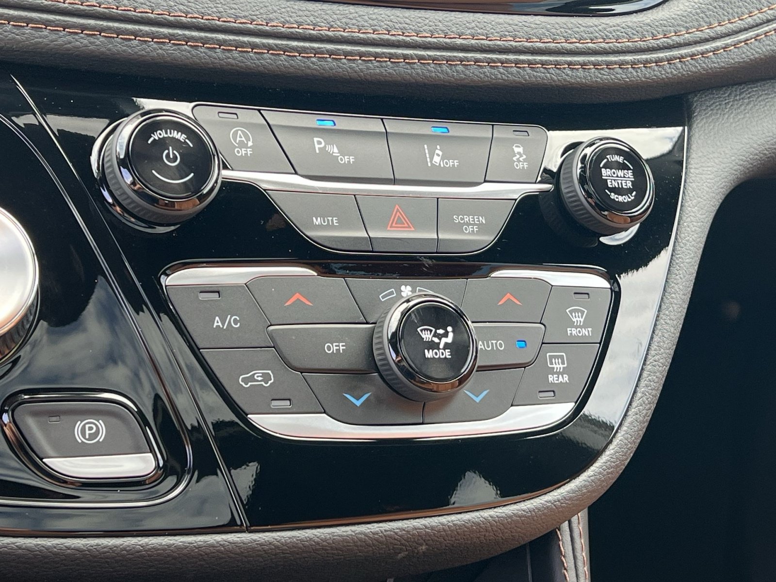 Used 2026 Chrysler Pacifica Pinnacle FWD image 21