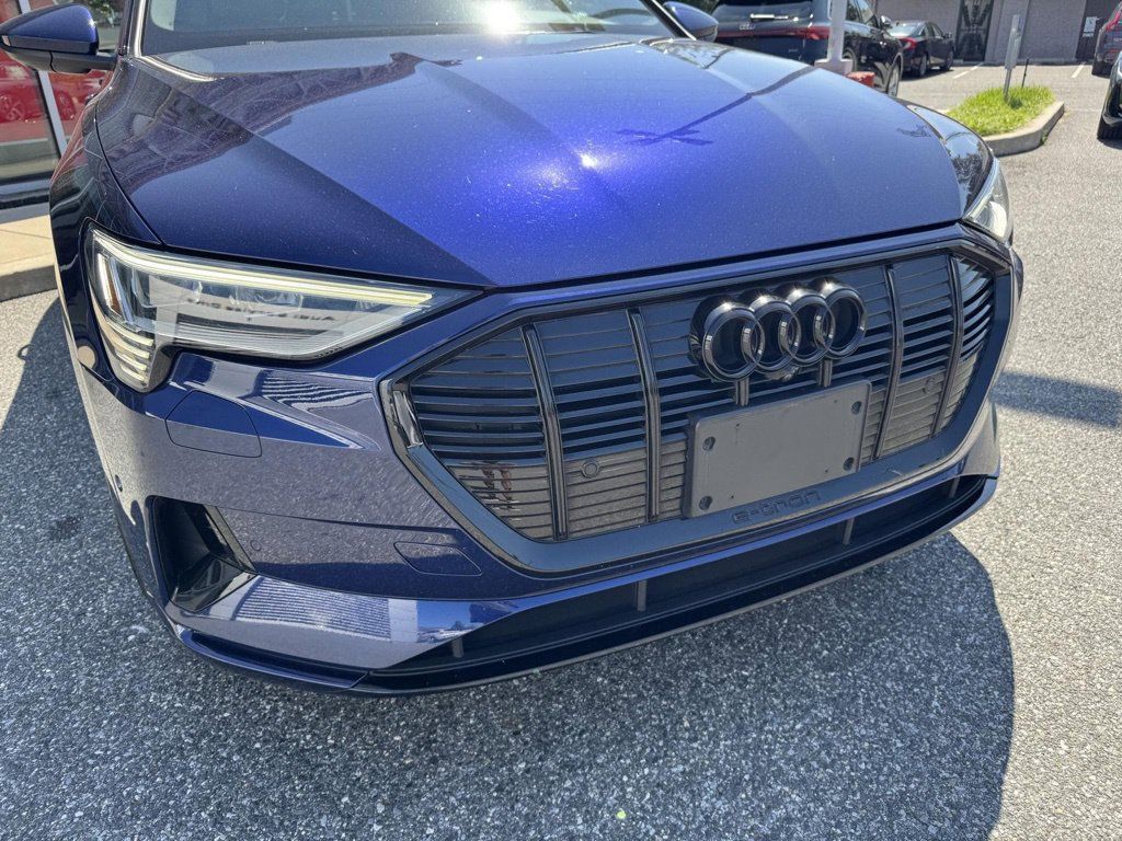 Used 2022 Audi e-tron Premium AWD/4WD image 5
