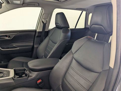 Used 2021 Toyota RAV4 XLE Premium AWD/4WD image 13